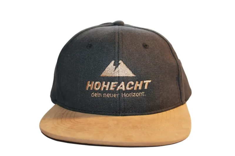 Snapback-Cap mit Stickerei